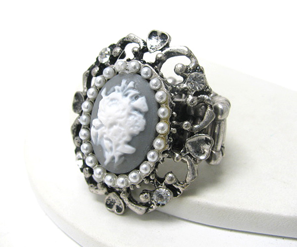 Pearl and crystal deco flower cameo stretch ring