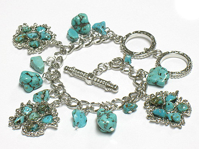 Turquoise deco flower charm toggle bracelet