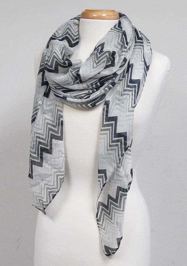 Gradient chevron pattern scarf