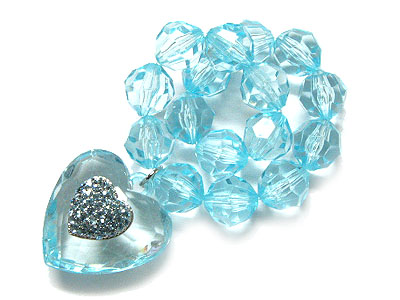 Crystal and acryl puffy heart dangle stretch bracelet - icy beads