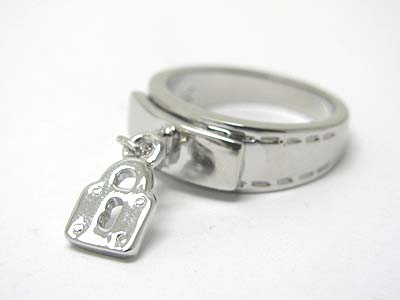 Padlock dangle metal ring