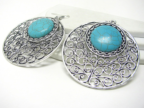 Stone and metal filigree earring