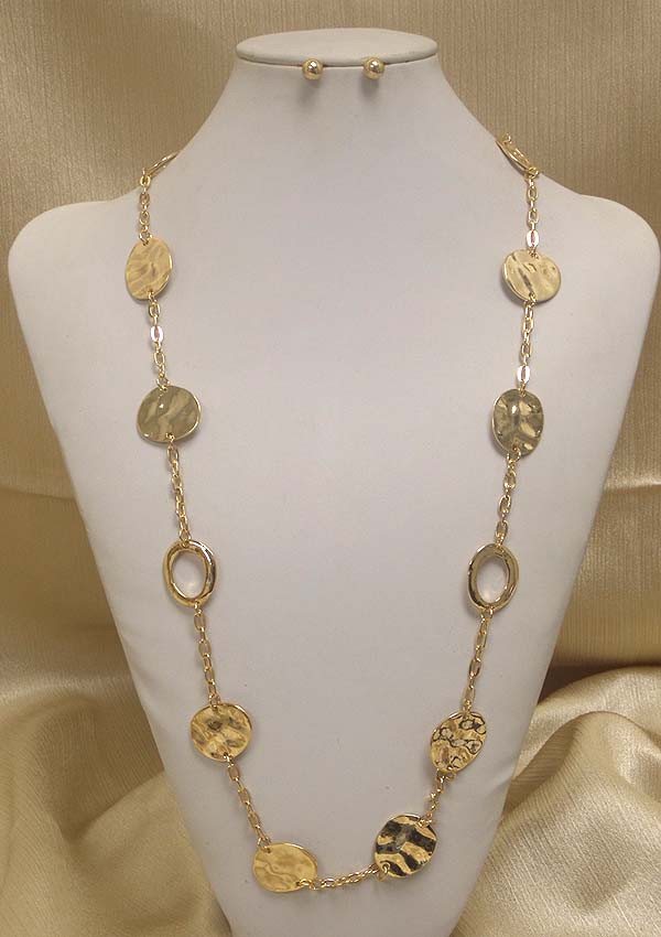 Hammered metal disk and ring link long station necklace earring set