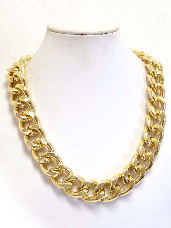 Metal thick chain necklace