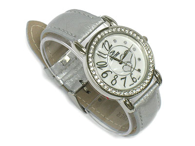 Crystal edge and mop face leather band watch