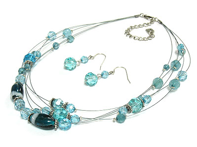 Multi strand bead and fine thread chain necklace set