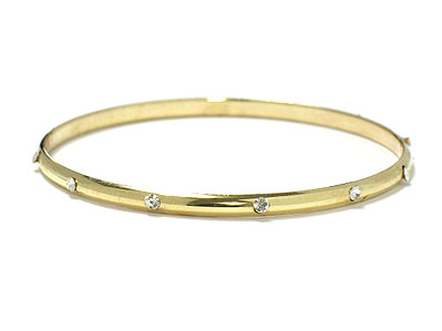 Crystal stud metal bangle