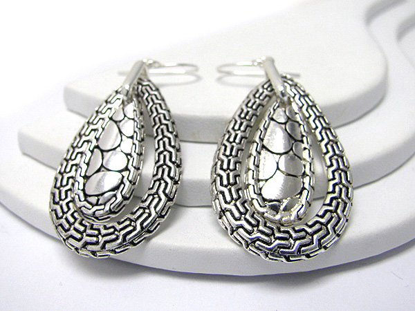 Casting metal dangle earring