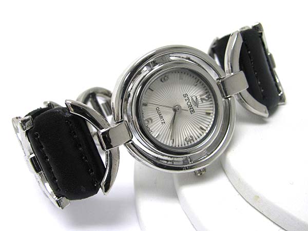 Round face leather and metal band watch