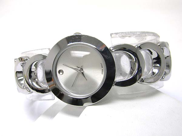 Round face metal band watch