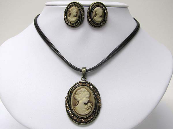 Crystal stud cameo pendant necklace earirng set