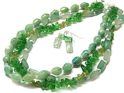 Three line glass bead necklace set