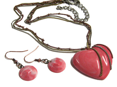 Acryl heart necklace set