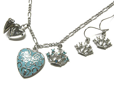 Heart locket and crown necklace set