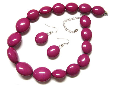 Resin bead necklace set