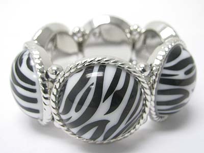 Zebra pattern acryl attached metal stretch bracelet