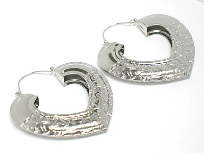 Metal heart hollow earring