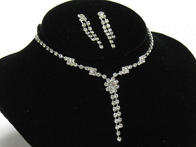 Rhinestone y drop style necklace and earring set