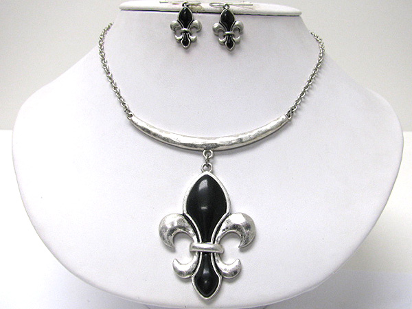 Natural stone deco fleur de lis pendant necklace earring set