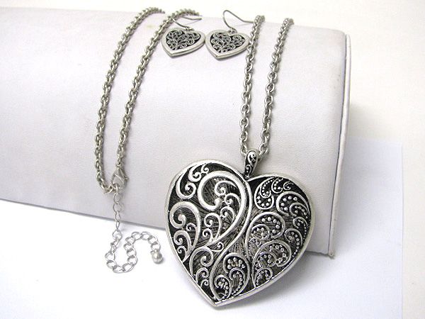 Detail filigree metal heart pendant long necklace earrign set