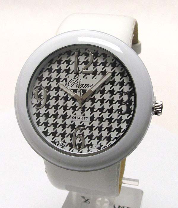 Designer pattern face and leather band watch