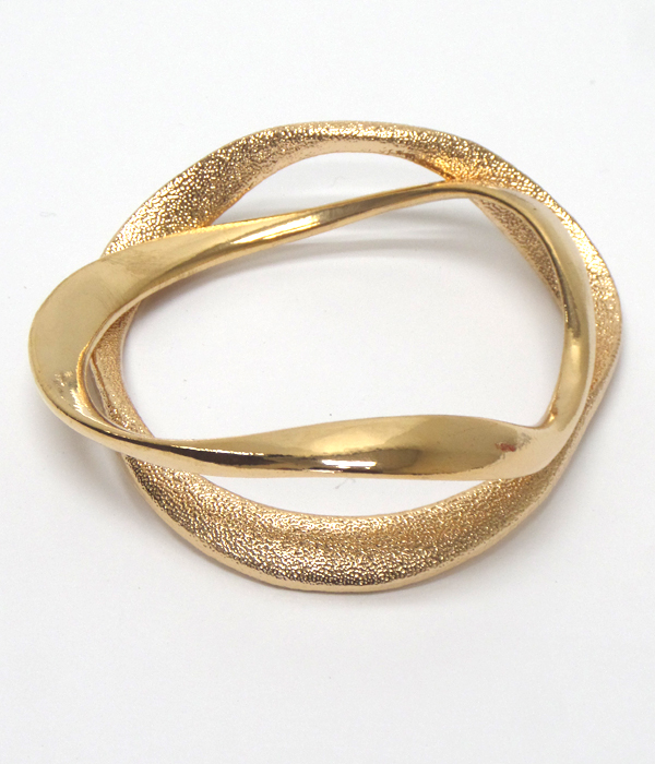 Set of 2 metal bangle bracelets