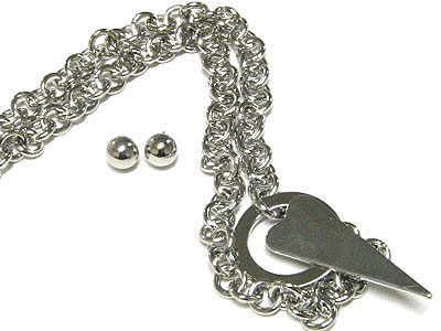 Arrow head shape toggle chain necklace and post earring set