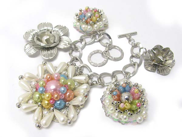 Multi pearl and metal beads deco flower charm toggle bracelet