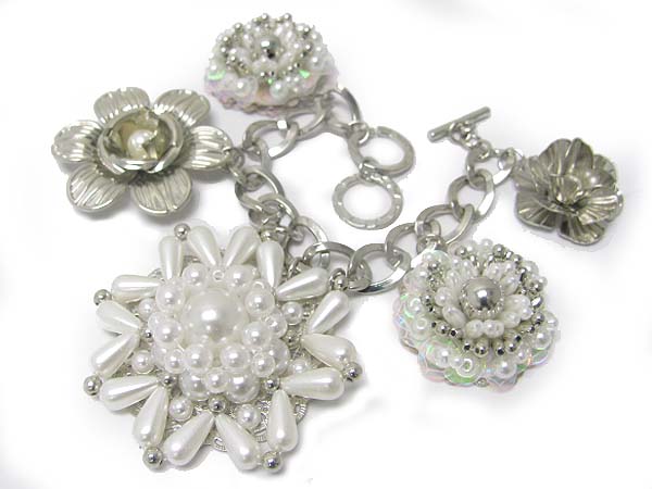 Multi pearl and metal beads deco flower charm toggle bracelet