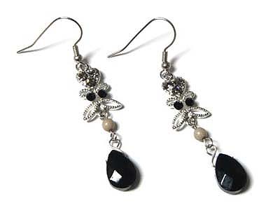 Crystal and glass beads dangle earring