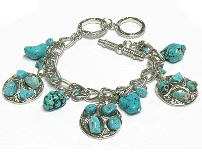 Turquoise deco round charm toggle bracelet