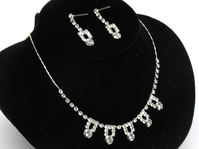 Rhinestone deco necklace and earring set