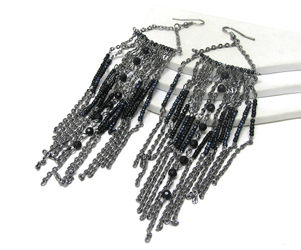 Beads and metal line drop earring