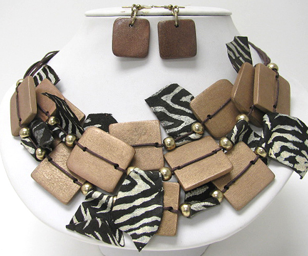 Zebra pattern wood chips mix necklace set