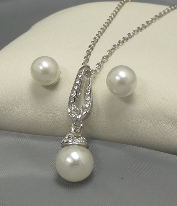 Crystal and pearl drop pendant necklace earring set