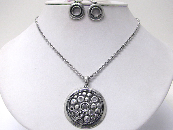 Metal art deco round medallion neckalce earring set