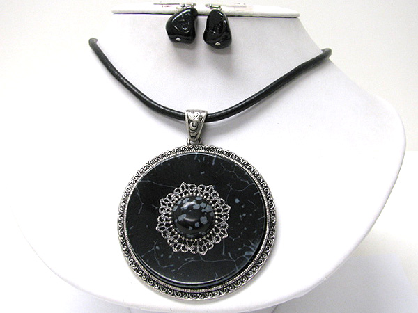 Natural stone metal filigree round medallion necklace earring set