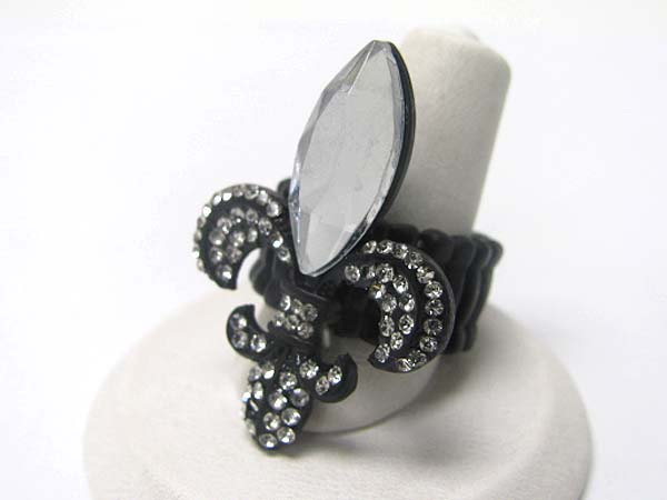 Crystal and facet acryl stone fleur de lis top stretch bnd ring