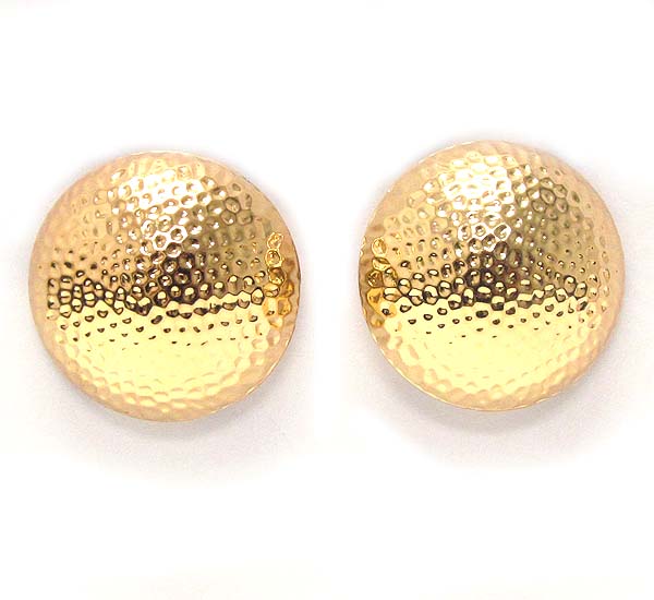 Metal pebble round puffy stud earring