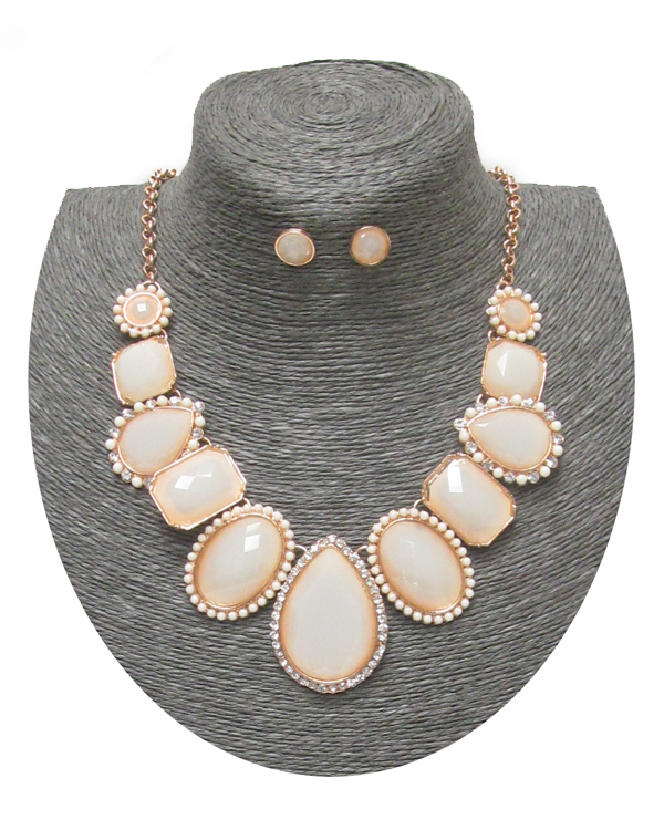 Spring statement multi shape stone link necklace set