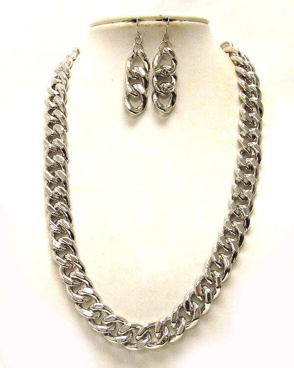 Metal chain necklace earring set