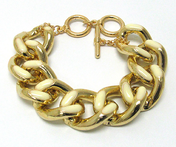 Metal with doted epoxy on thick chain link bracelet 