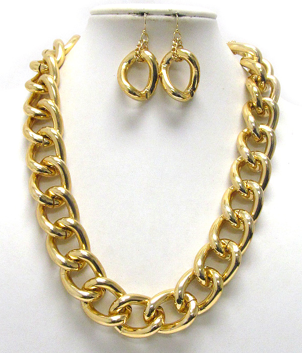 Light weight chunky metal necklace earring set