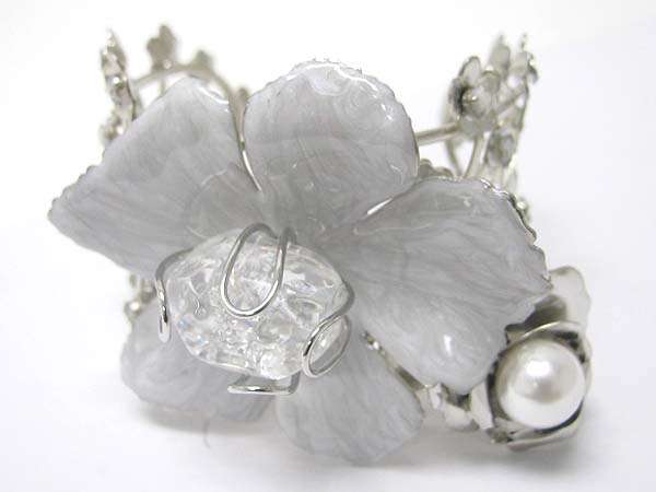 Crystal pearl ball and enamel metal multi flower deco bangle