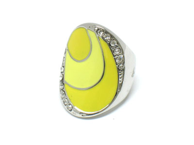 Crystal side enamel fashion ring