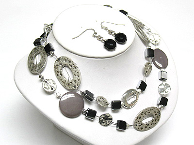 Metal disk and acryl beads long necklace and earring set