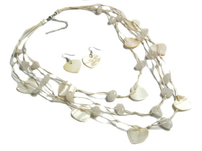 Three line heart shell necklace set