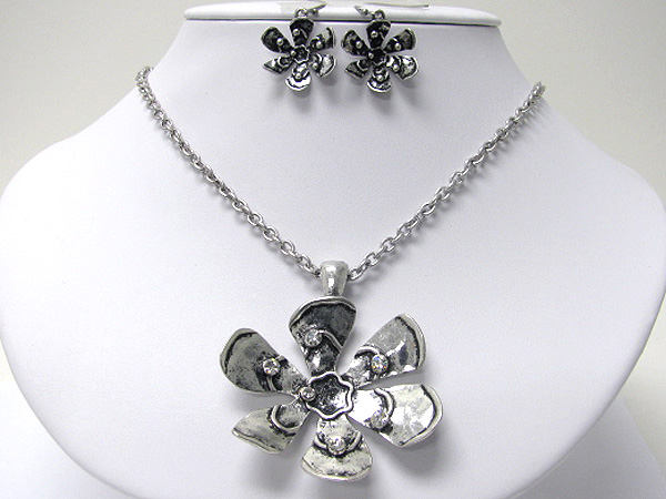 Antique style crystal flower necklace and earring set