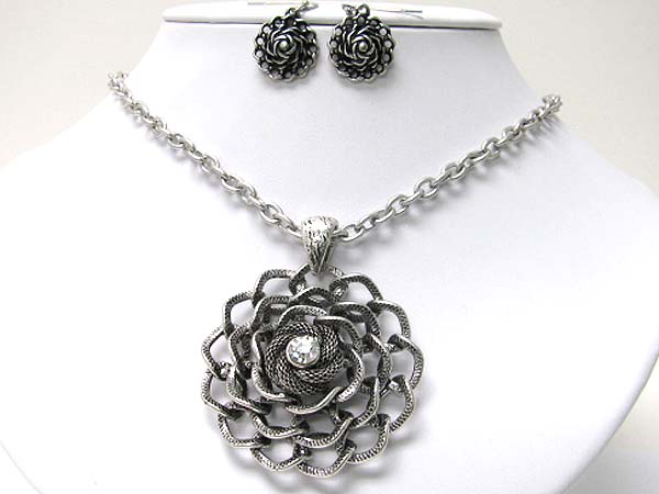 Crystal center and metal chain petal rose necklace earring set