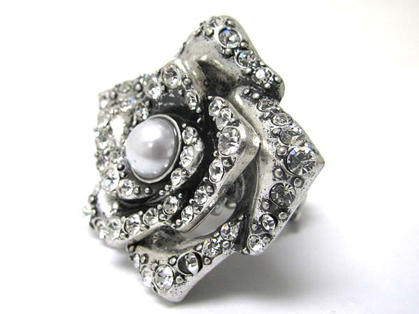 Crystal and center peal deco metal rose stretch ring